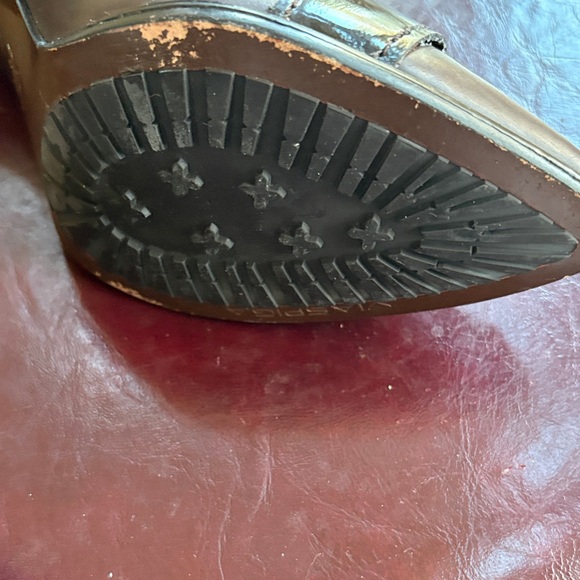 Via Spiga Women's Dark Brown Heels with Gold Buckle - Picture 7 of 9